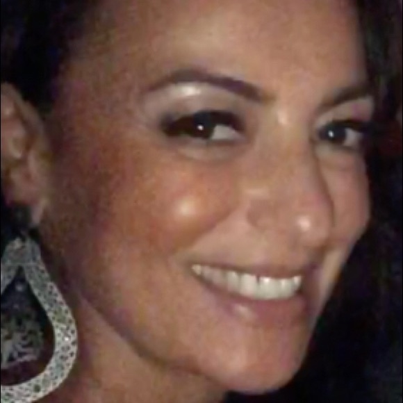 Meet your Posher, Alya THANKS for looking ❤️ - Picture 1 of 1